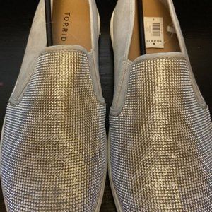 NWT! Silver Beading TORRID Embellished GRAY SLIP ON SNEAKER SHOES ~ Size 9 WIDE